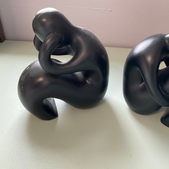 Heavy Ceramic Figures x2 - Picture 2 of 3